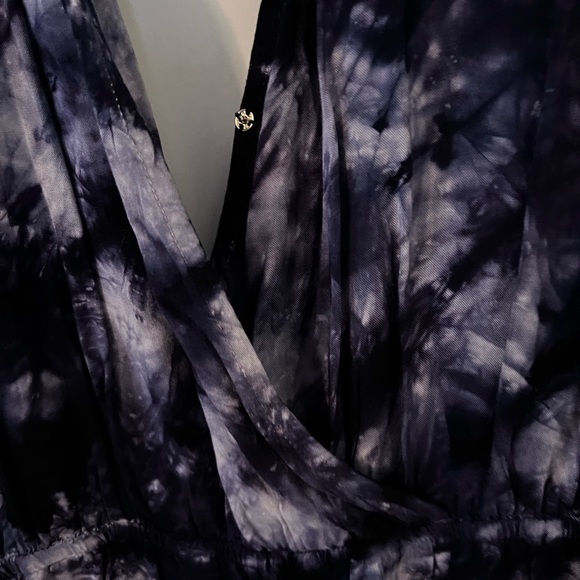 Tie dye jump suit with backless halter - Picture 5 of 6